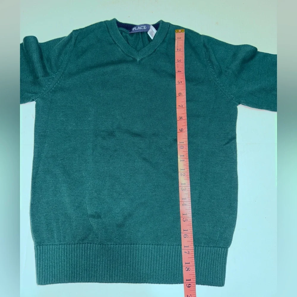 Boys green Sweater size 5/6. - Picture 4 of 5